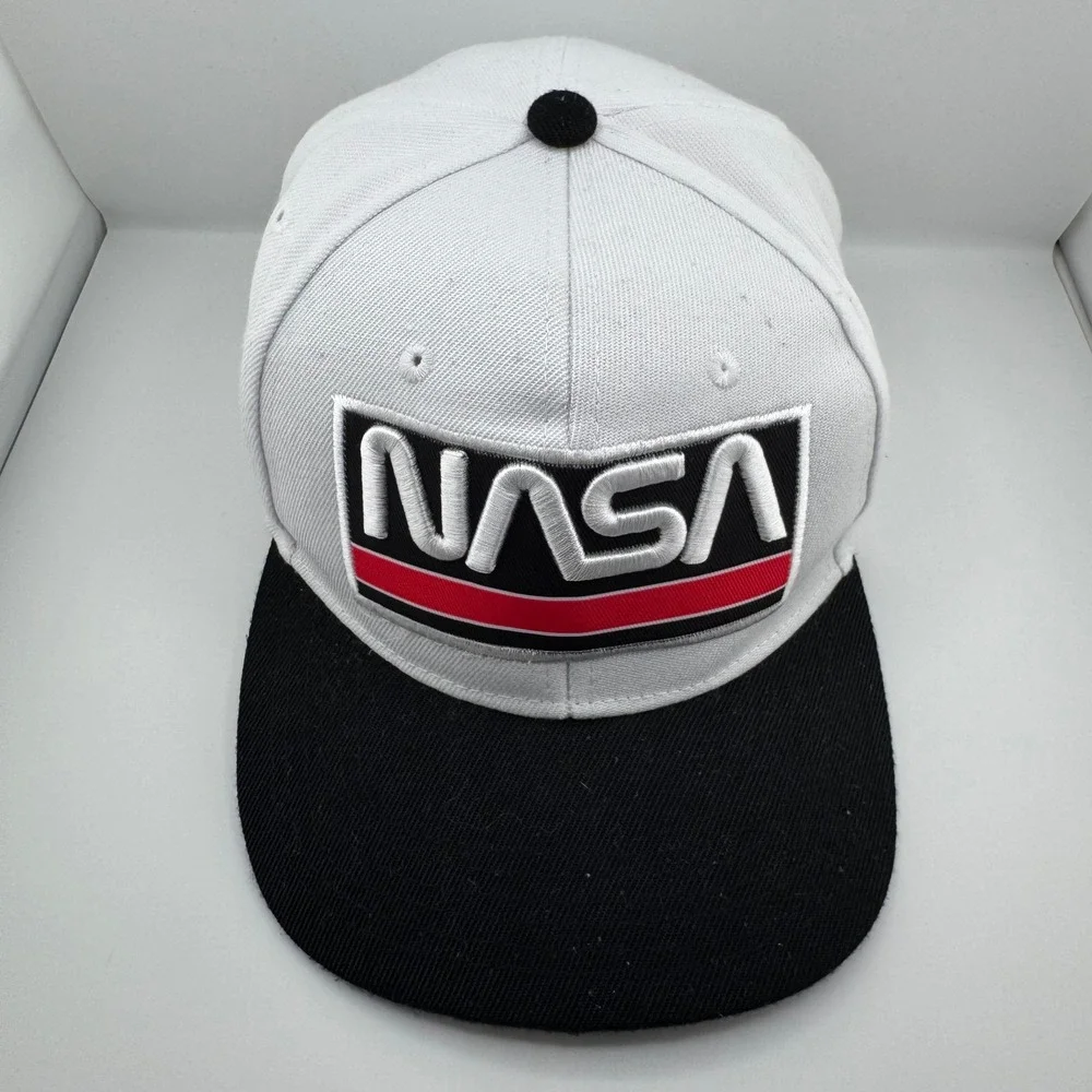 NASA Snapback Hat Unisex OSFM Gray Black Good Embroidered Patch 1981 Graphic